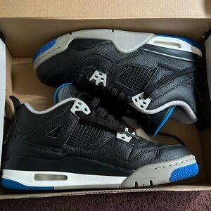 Jordan 4’s